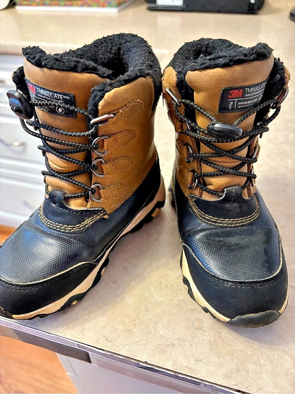 3M Thinsulate Insulated Water Resistant Boots Black Brown 9T